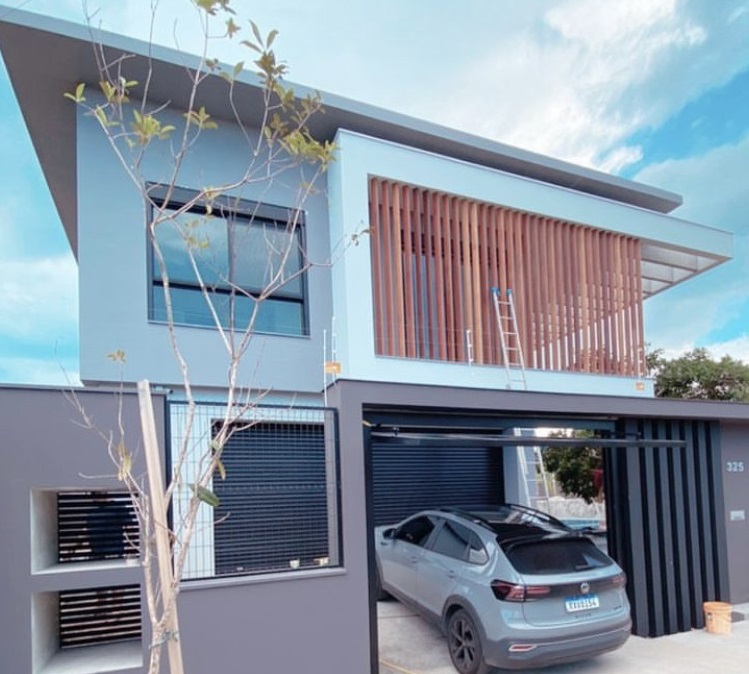 Projeto estrutural de residência unifamiliar com 420m² em concreto armado no bairro Morro das Pedras, Florianópolis. Desenvolvido por engenheiro civil Felipe Dircksen na Grande Florianópolis.
