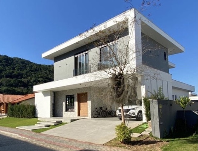 Projeto estrutural de residência unifamiliar com 360m² em concreto armado em Florianópolis – SC. Desenvolvido por engenheiro civil Felipe Dircksen na Grande Florianópolis.