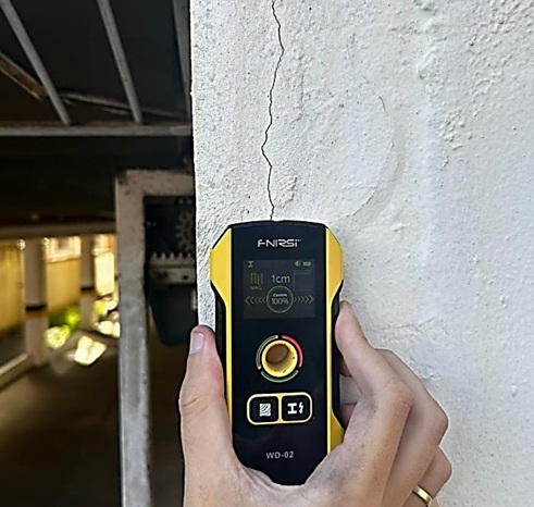 Edifício residencial submetido a inspeção técnica para avaliação das condições estruturais, identificação de manifestações patológicas e análise de riscos construtivos em elementos estruturais e áreas comuns. Laudo estrutural na grande florianópolis.